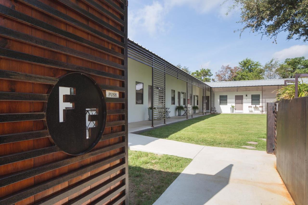 Hotel Flora&Fauna Wimberley Exterior foto